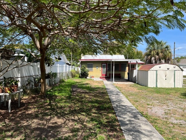 ** AS IS CONDITION** 2 Bedroom 2 bath on a... - ** AS IS CONDITION** 2 Bedroom 2 bath on a... House