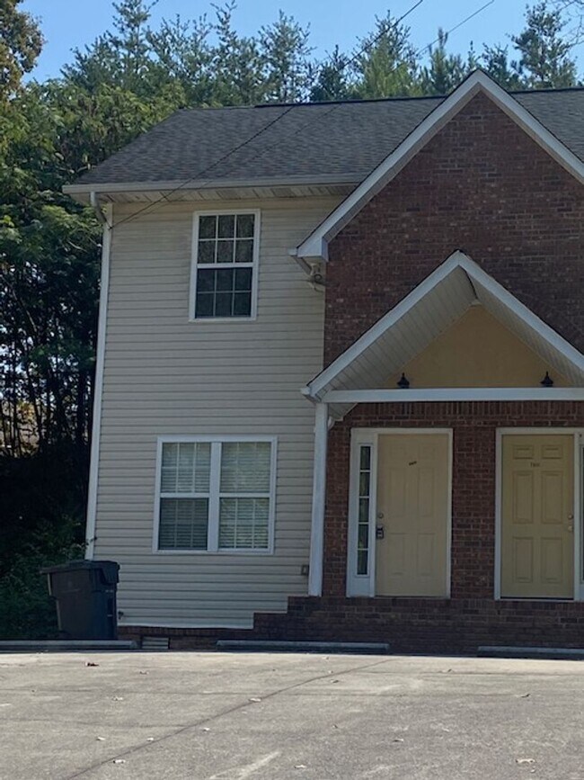 Foto del edificio - West Knoxville 37909 - Cozy 2 bedroom, 1.5...