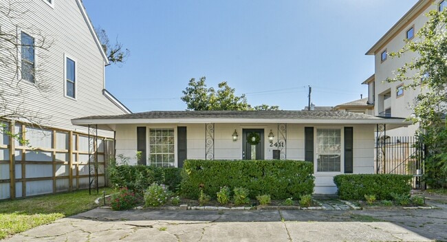 Foto del edificio - 2411 Wroxton Rd