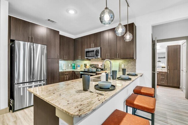 Foto del edificio - 2051 Wittington Pl