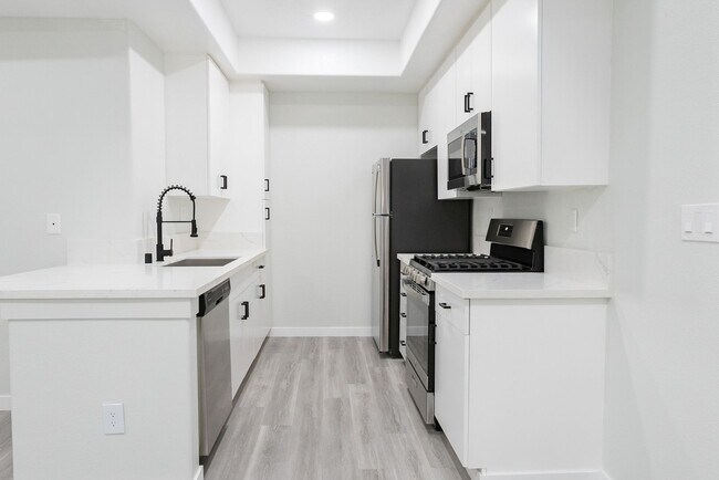 Interior Photo - 2820 Sawtelle Blvd