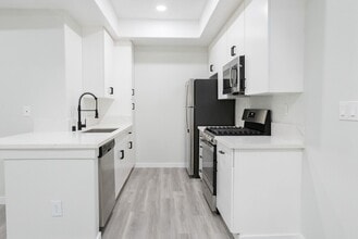 Interior Photo - 2820 Sawtelle Blvd