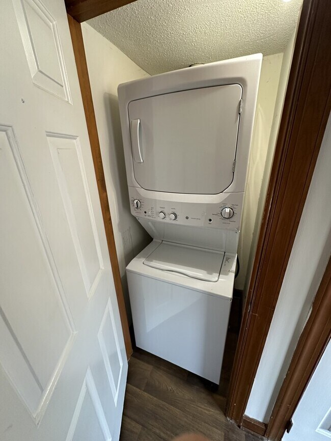 Foto del edificio - 1 Bedroom 1 Bathroom Condo!