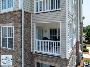 Building Photo - 300 Gateway Condos Dr