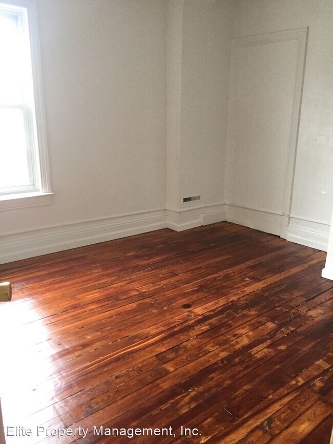 Building Photo - 5 br, 1 bath House - 340 W Cottage Pl., Ap...