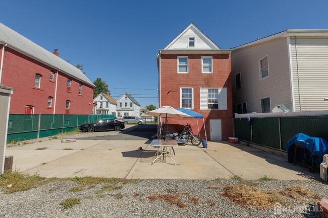 Building Photo - 28 Union St