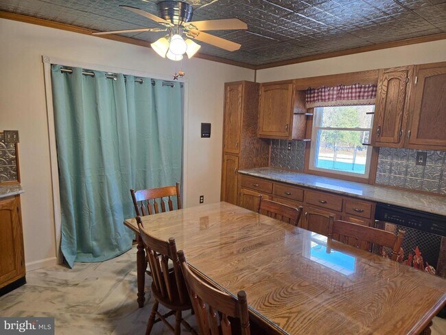 Foto del edificio - 15329 Church Ln