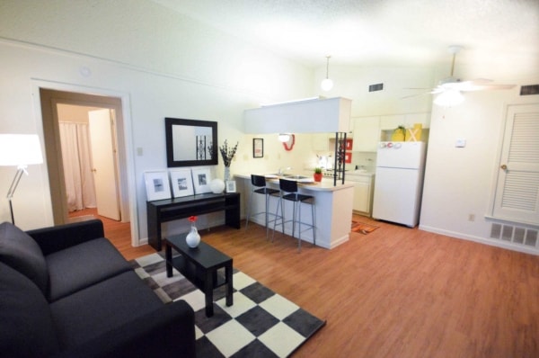 Interior Photo - Speedway 38