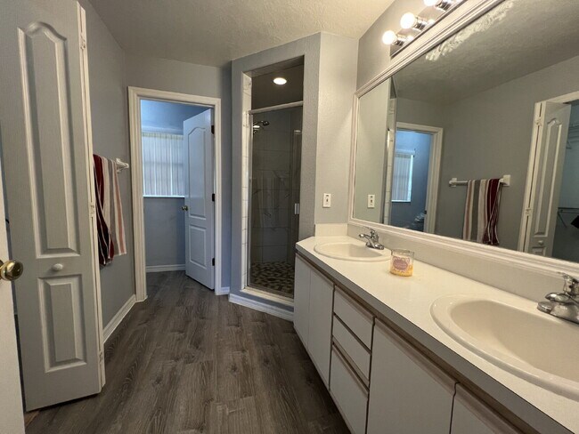 Foto del edificio - Charming 3-Bed, 2-Bath Home in Kissimmee –...