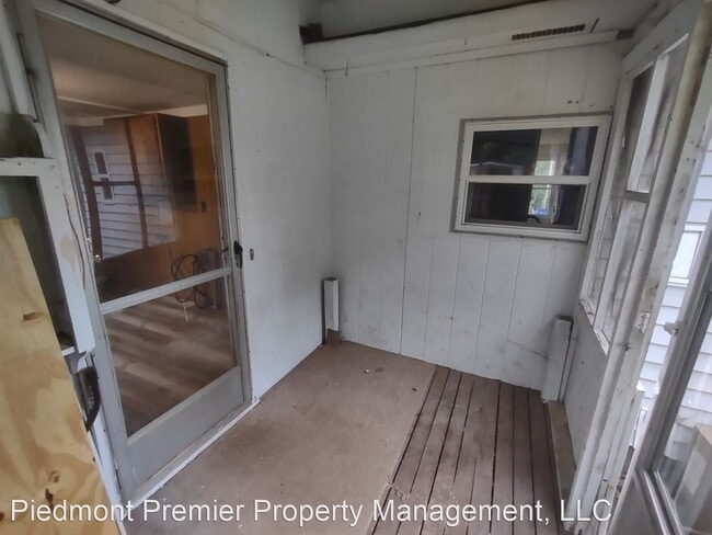 Building Photo - 3 br, 1 bath House - 2148 Bristol St