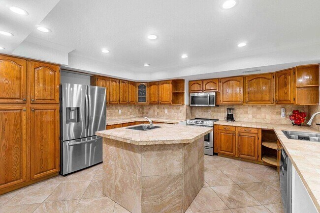Foto del edificio - 4323 Redding Rd