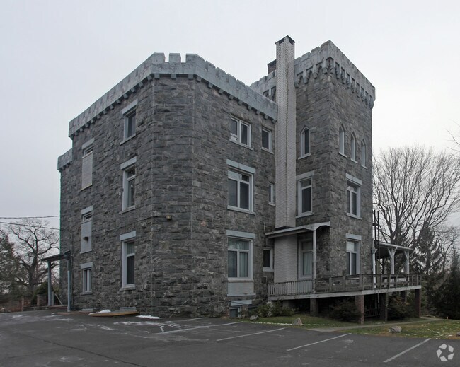 Primary Photo - 155 Beacon Hill Rd