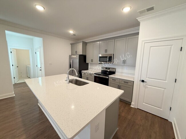 Building Photo - 616 Cottage Grv Cir
