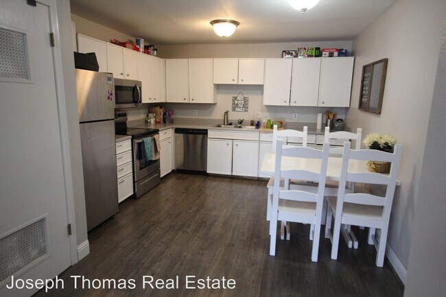Foto del edificio - 1 br, 1 bath Room For Rent - 948 N 50 E #106