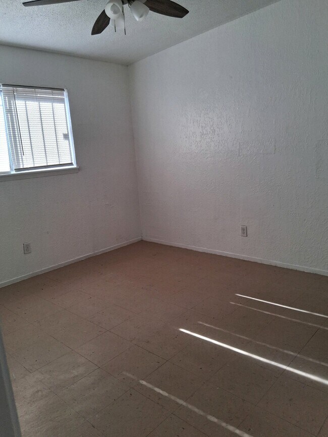 Foto del edificio - 4429 Moonlight Ave