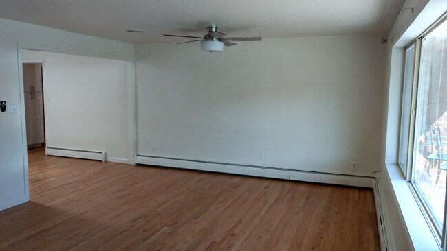 Building Photo - Beautifully Updated Boulder 3Bed/2Bath-- W...