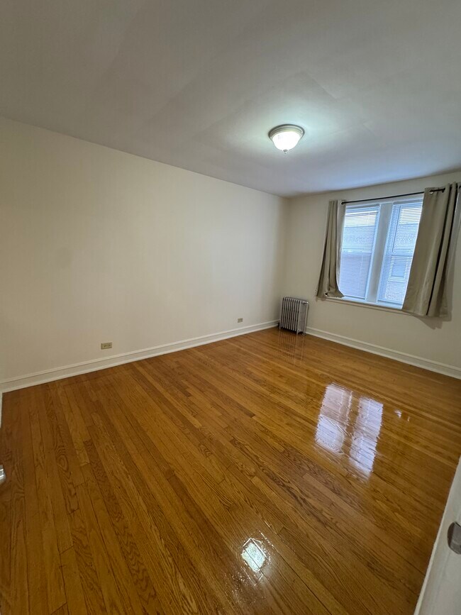 Foto del edificio - 4956 S Prairie Ave