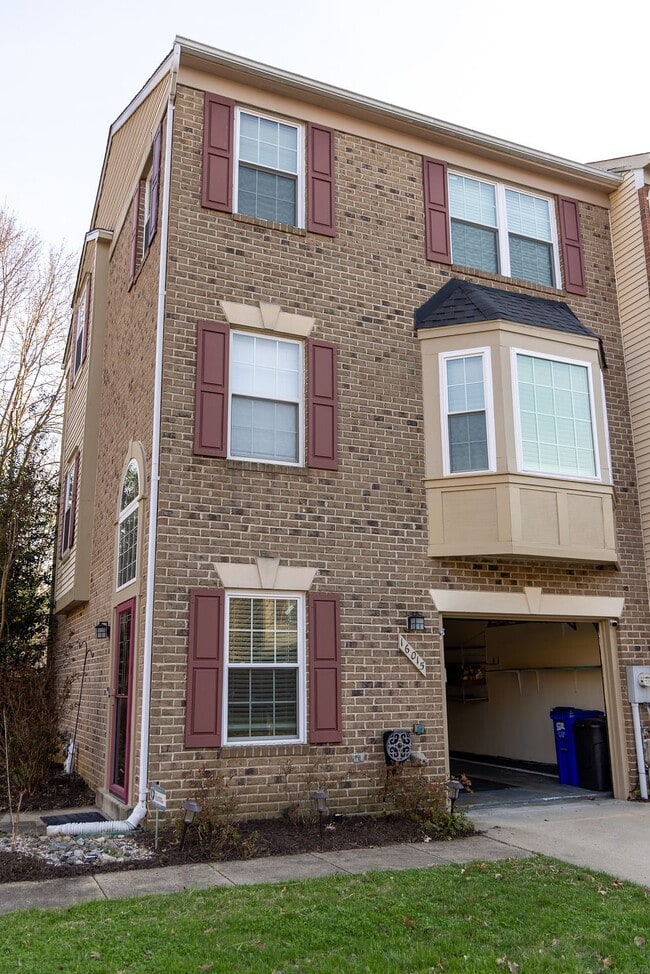 Building Photo - 16015 Elegant Ct