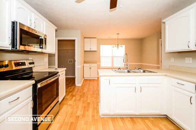 Building Photo - 1744 Stephens Pond View