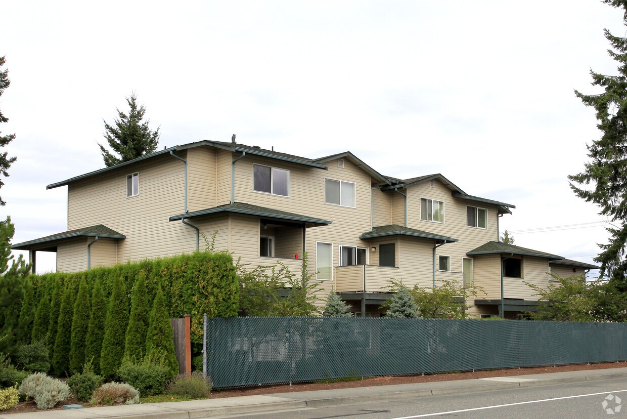 Foto del edificio - Forest Green Apartments