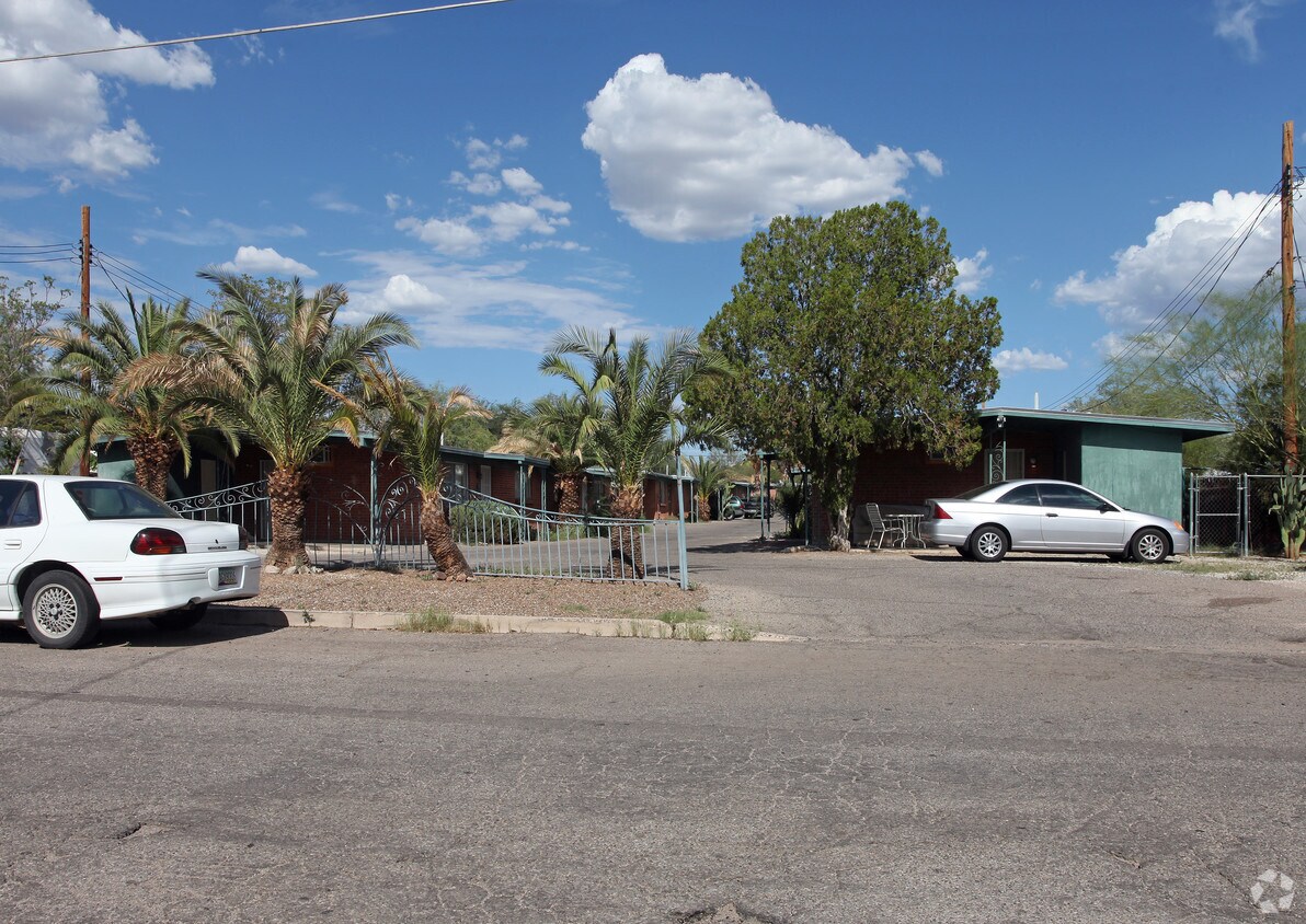 Foto del edificio - 2120 N Treat Ave