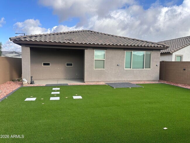 Building Photo - 19449 W Pierson St