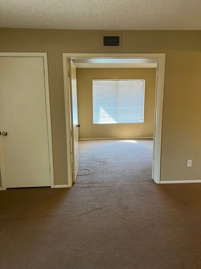 Foto del edificio - 2 bedroom condo in papago park village