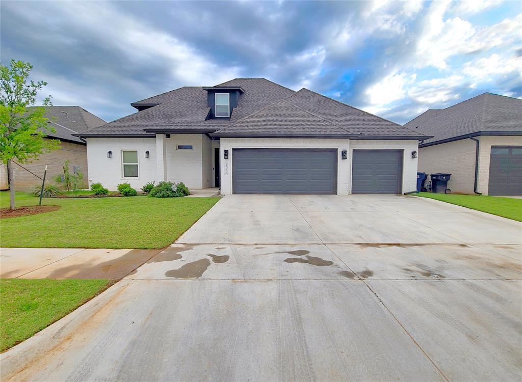 Foto principal - 6313 NW 157th St