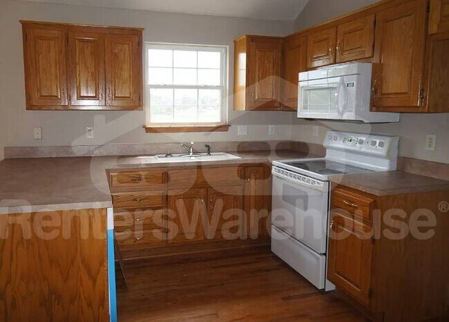 Foto del edificio - 4 Bedroom, 3 Bathroom in Raymore!!  Availa...