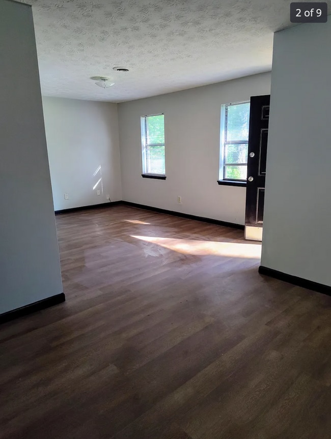 Building Photo - 110 Picasso Dr