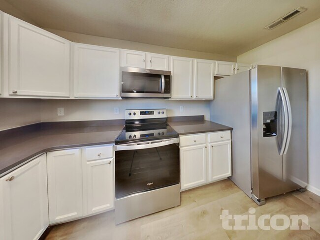 Building Photo - 303 Collingwood Ln