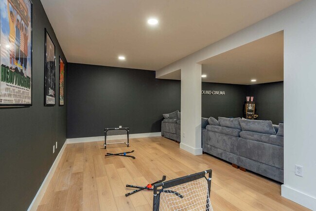 Building Photo - 41 Little Forest Dr