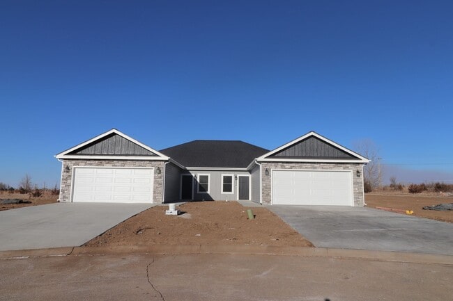 Building Photo - Newer Home ready for rent!