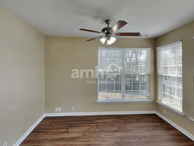 Building Photo - 2227 Joann Dr