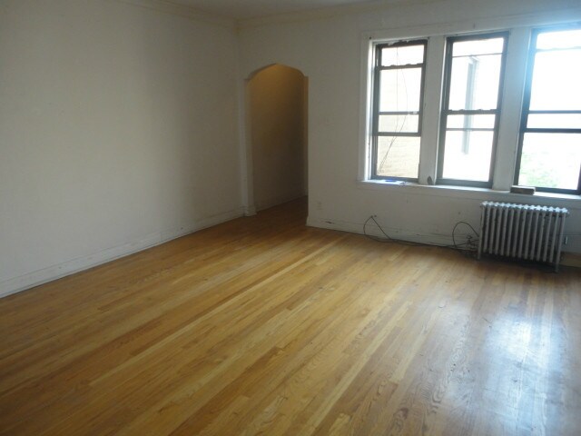Foto del edificio - 2542 W Summerdale Ave
