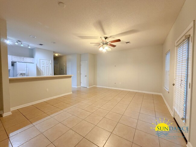 Building Photo - Updated 2 Bedroom Home in Fort Walton Beach!