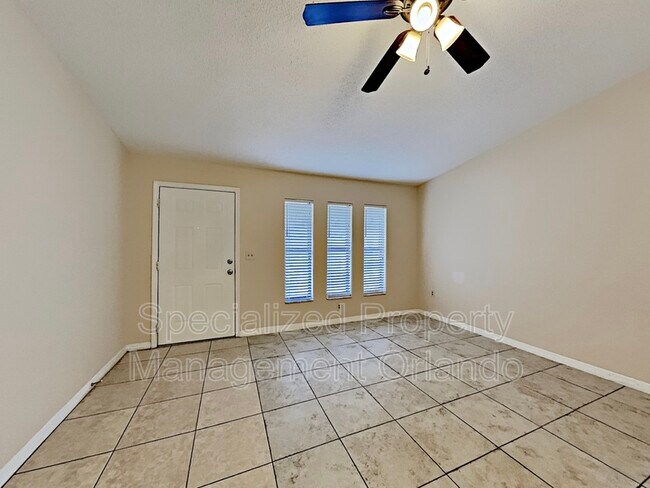 Building Photo - 32827 Blossom Ln