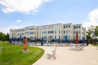 Building Photo - 1507 Cleveland Rd E