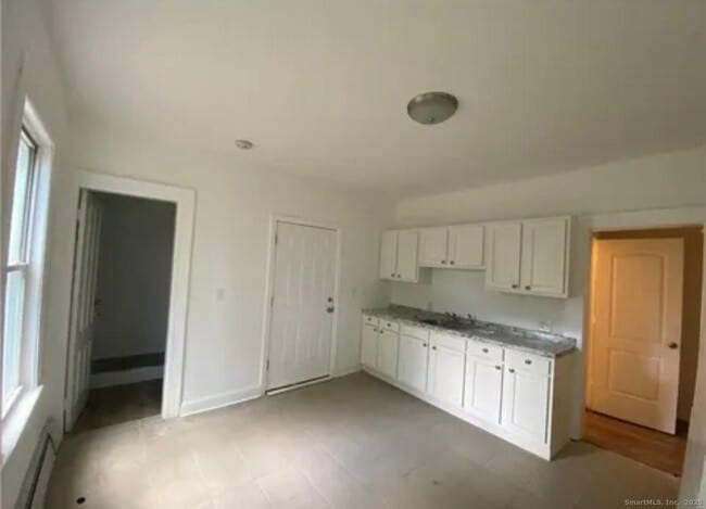 Foto del edificio - 220 Maplewood Ave