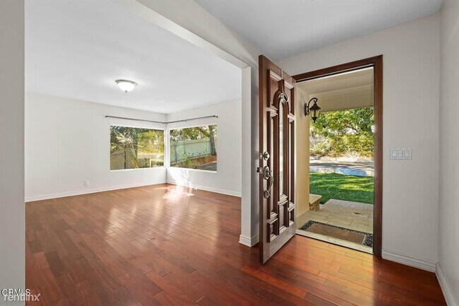 Building Photo - 4 br, 3 bath House - 4952 Alta Canyada Rd