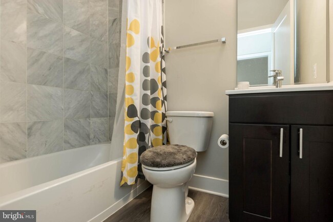 Foto del edificio - 7711 Lexington Ct