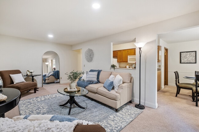 Building Photo - York Creek Apartments