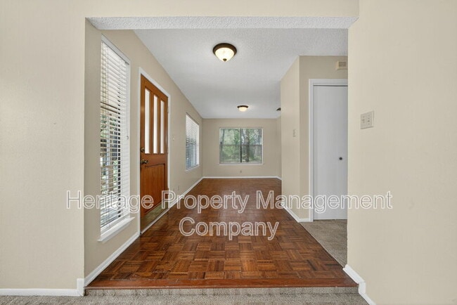 Building Photo - 145 E Summit Ave