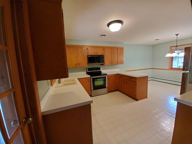 Foto del edificio - 115 Plummer Ct