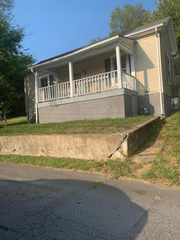 Primary Photo - 607 Sunnyside St