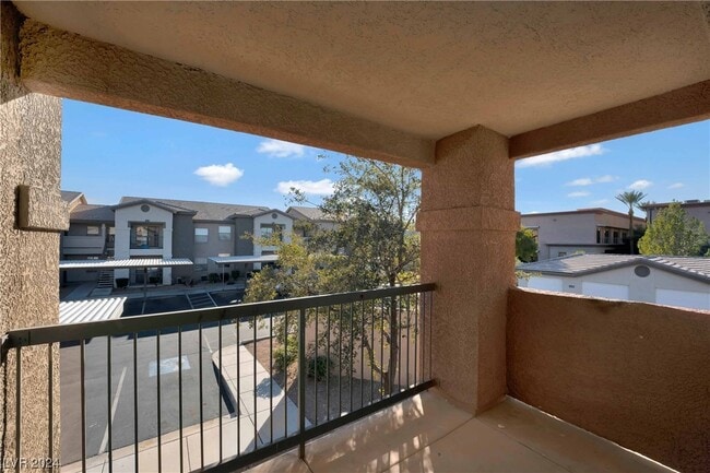 Building Photo - 8000 W Badura Ave