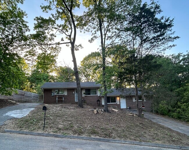 Building Photo - 9339 Lancer Ln