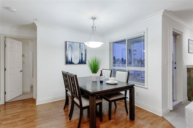 Photo du bâtiment - 128 W 21st St