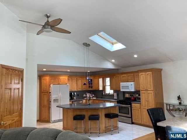 Foto del edificio - 598 Saddle River Rd