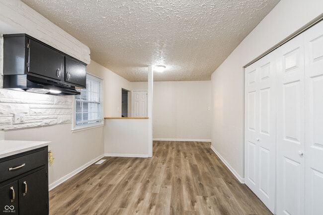 Building Photo - 3232 Wellington Ave